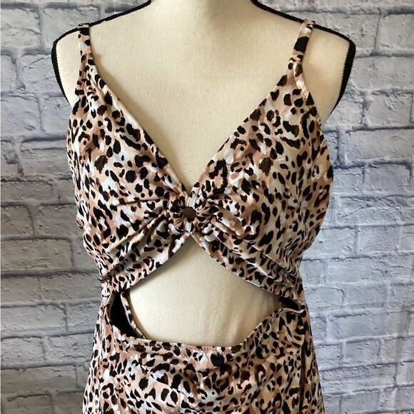 Time and Tru - Women’s Plus Brown/Black/White Animal Print Swimsuit - 2X - Picture 4 of 4